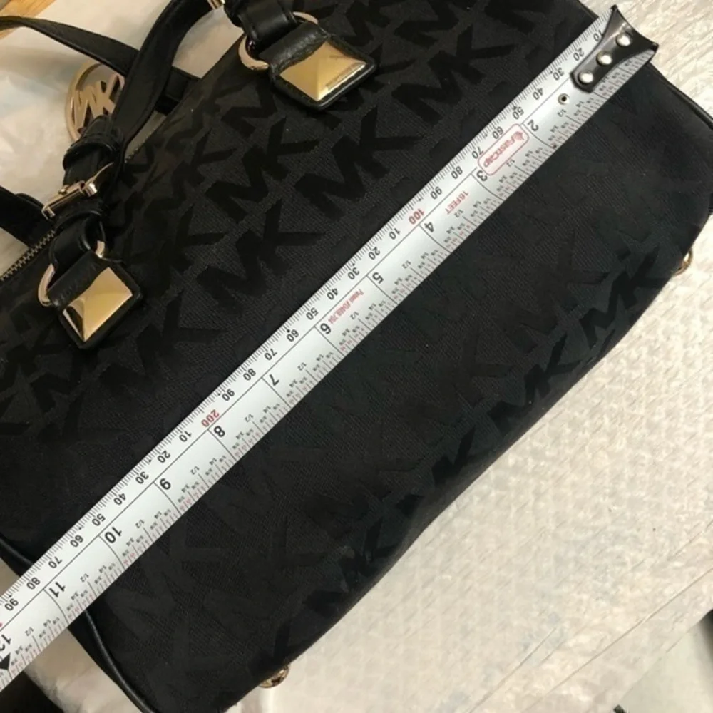 Michael kors black signature mk barrel bag